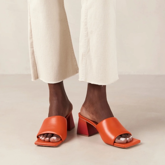 Alohas Brushed Degradé Pink & Orange Leather Sandals - Picture 1 of 3
